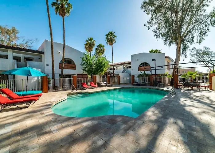 Holiday home 78- Modern Desert Paradise Heated Pool